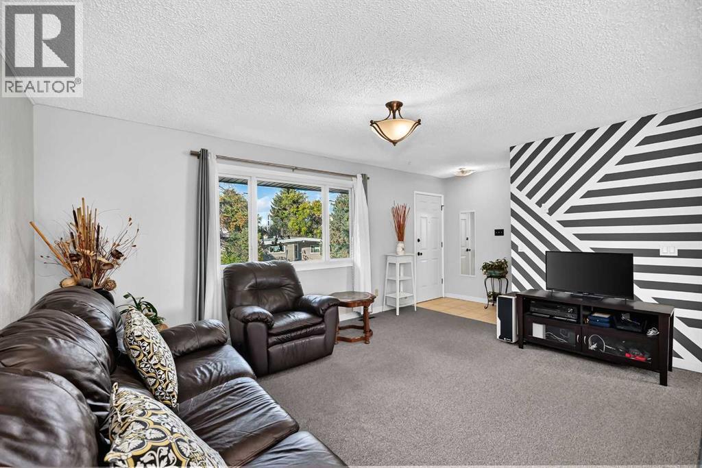 10647 Shillington Crescent Sw Property Photo 17