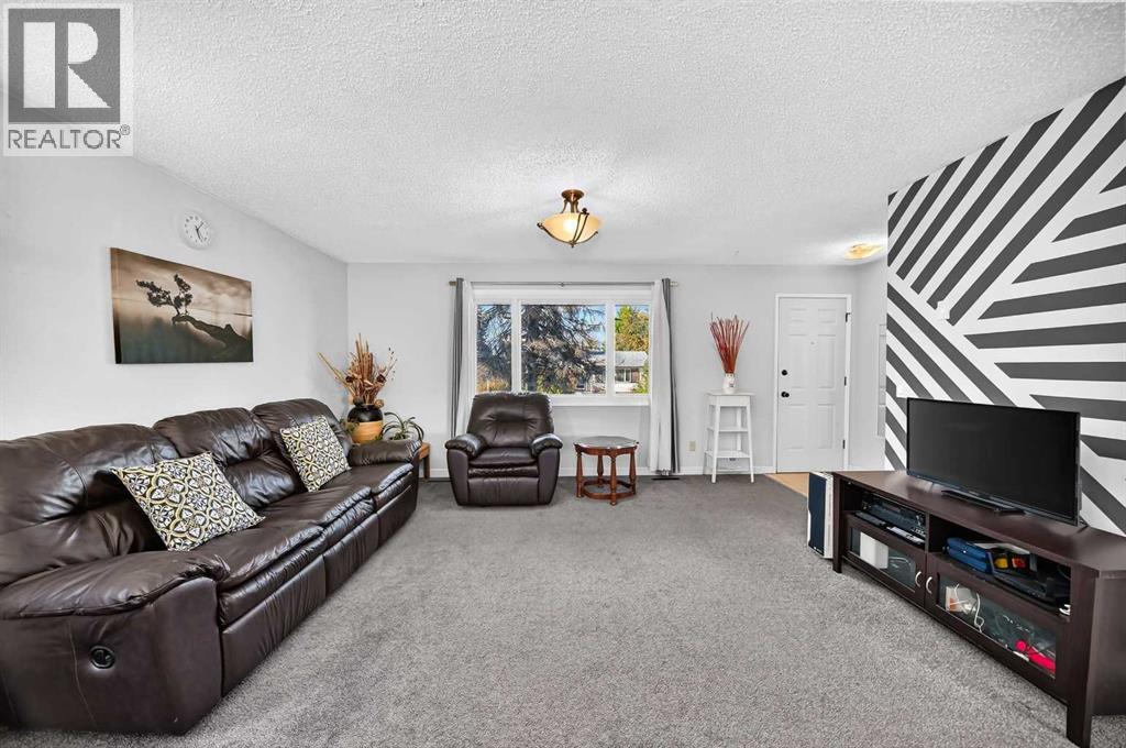 10647 Shillington Crescent Sw Property Photo 18