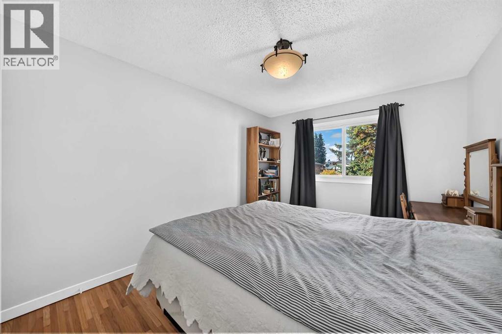 10647 Shillington Crescent Sw Property Photo 20