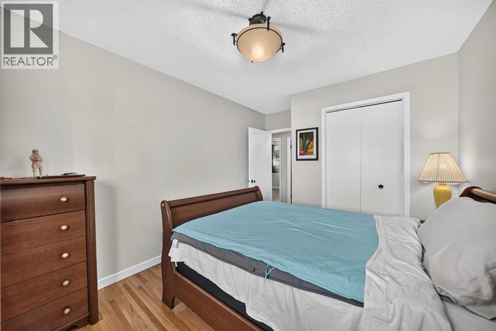10647 Shillington Crescent Sw Property Photo 25