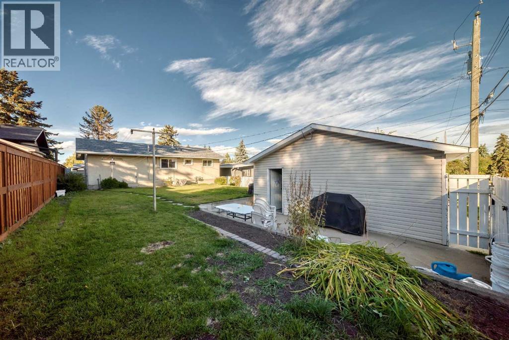 10647 Shillington Crescent Sw Property Photo 45