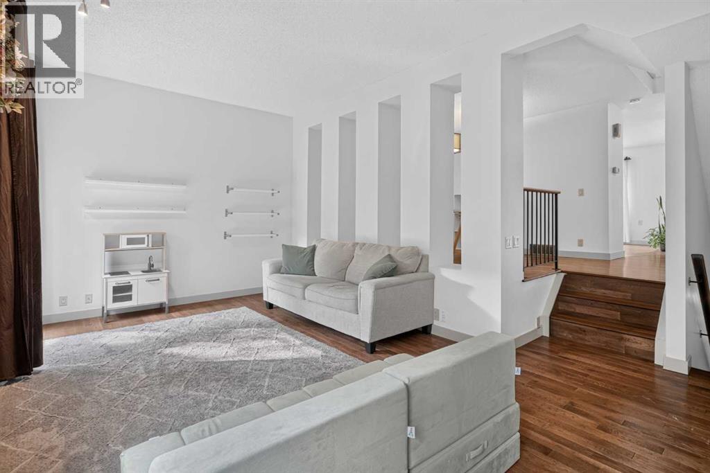 571 Point Mckay Grove Nw Property Photo 7