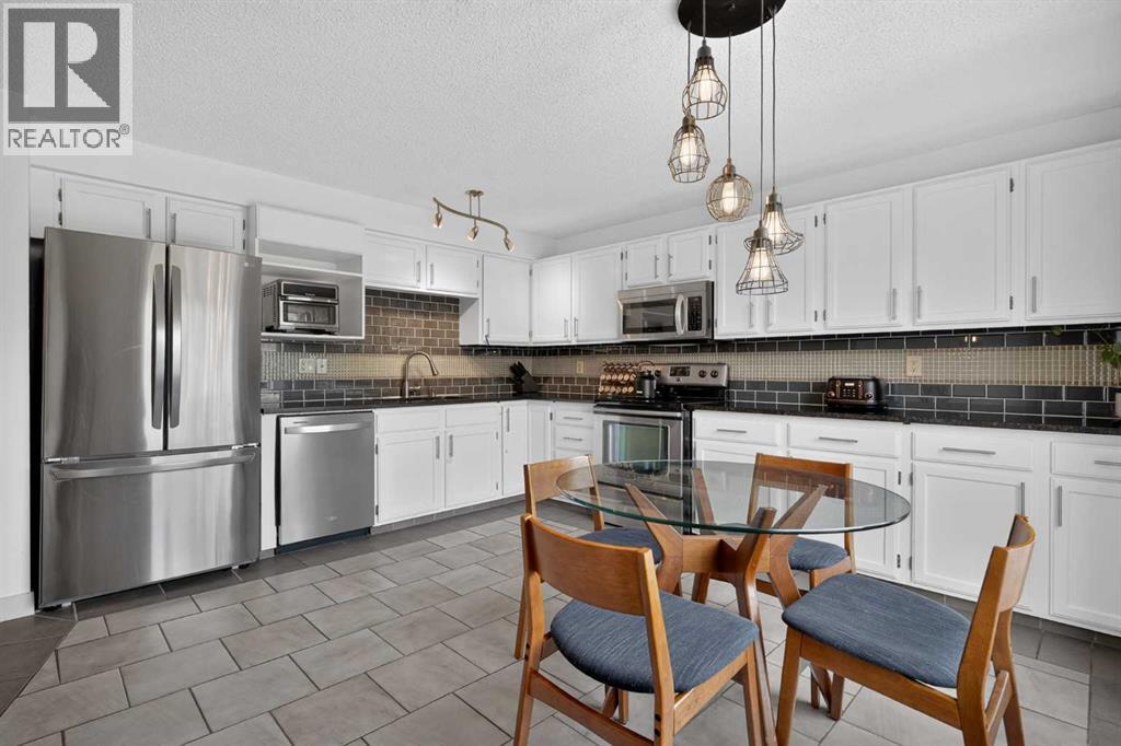 571 Point Mckay Grove Nw Property Photo 12