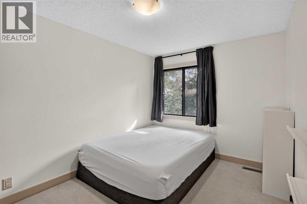 571 Point Mckay Grove Nw Property Photo 15