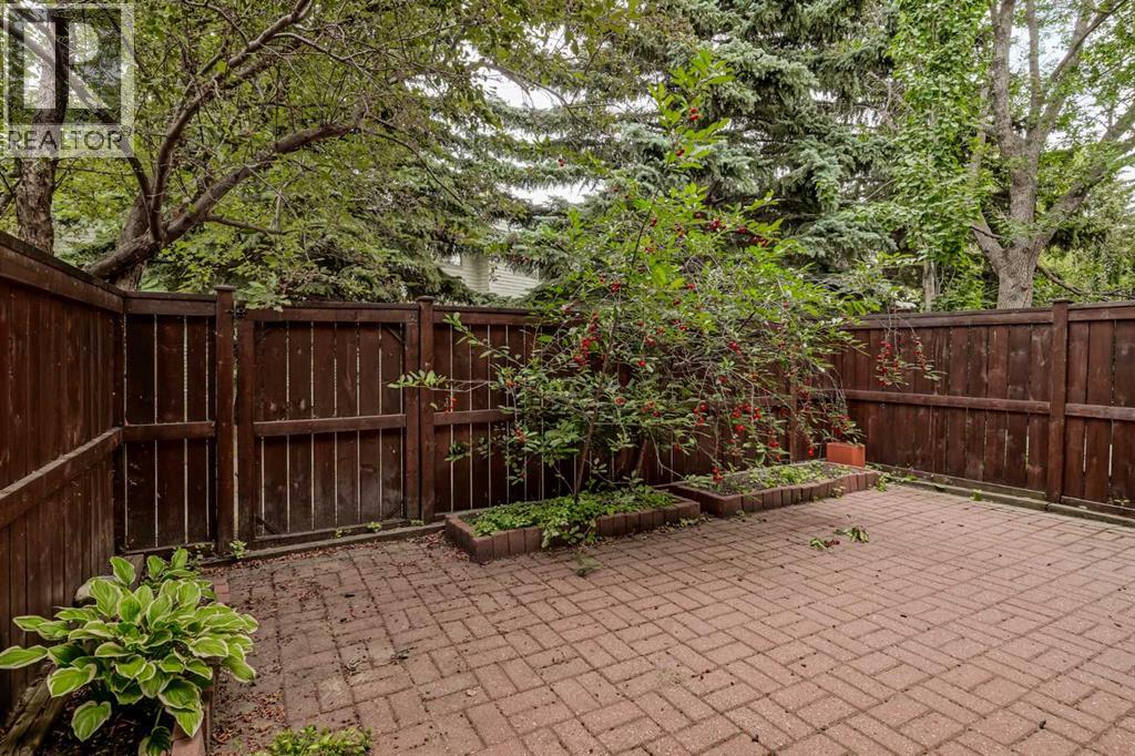 571 Point Mckay Grove Nw Property Photo 33