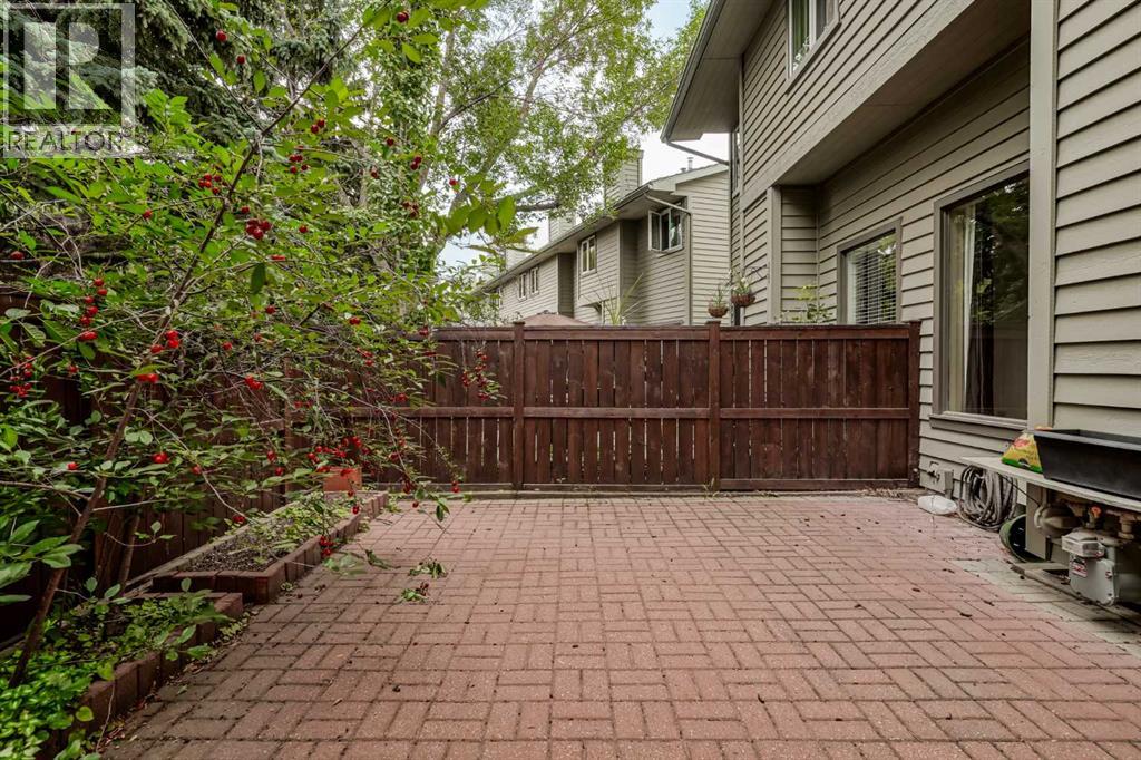 571 Point Mckay Grove Nw Property Photo 34