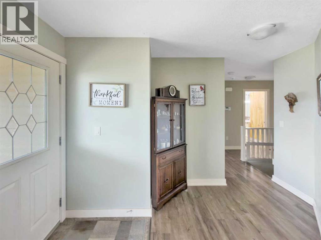 128 12 Ave Ne Property Photo 6