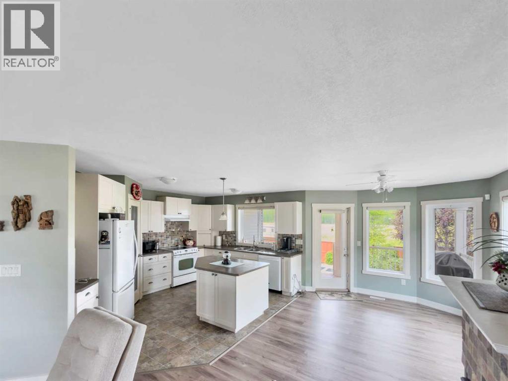 128 12 Ave Ne Property Photo 14