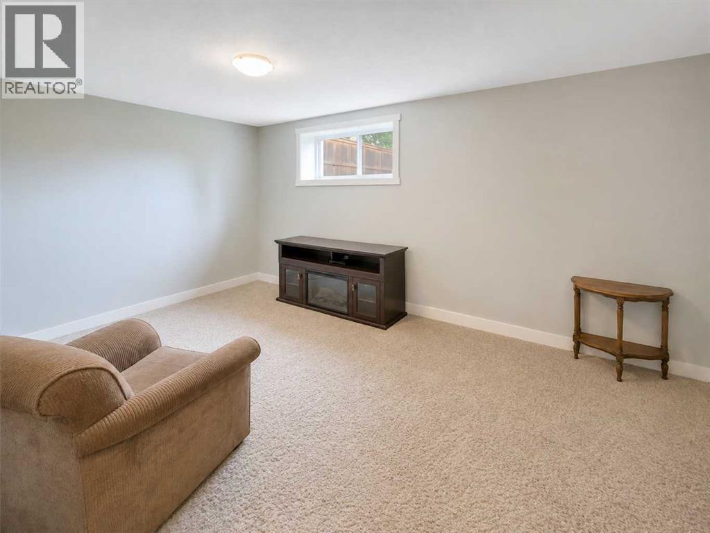 128 12 Ave Ne Property Photo 22