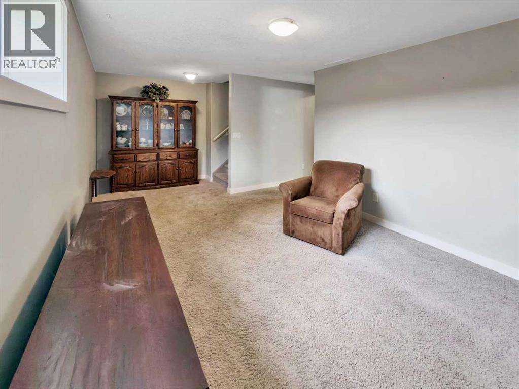 128 12 Ave Ne Property Photo 23