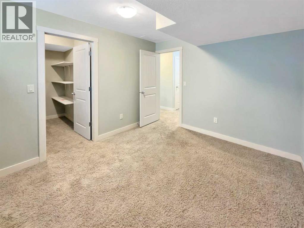 128 12 Ave Ne Property Photo 25