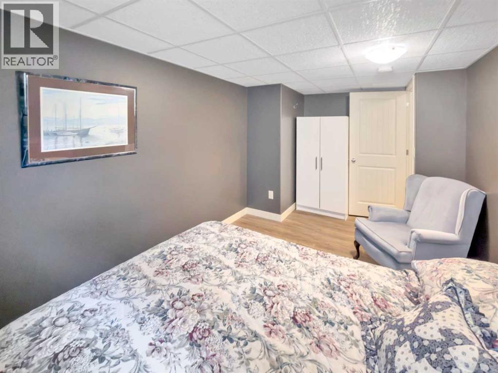 128 12 Ave Ne Property Photo 29