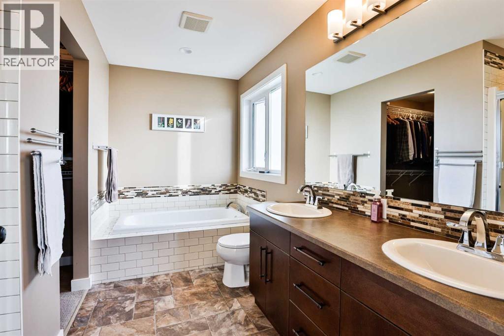 555 Devonia Road W Property Photo 22