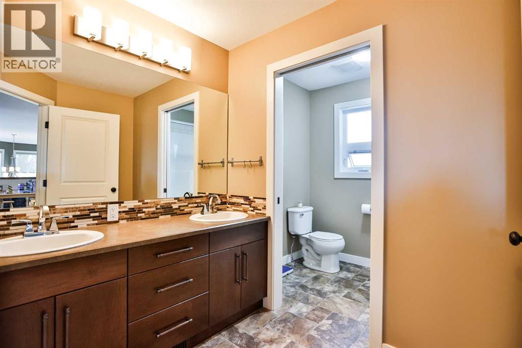 555 Devonia Road W Property Photo 26