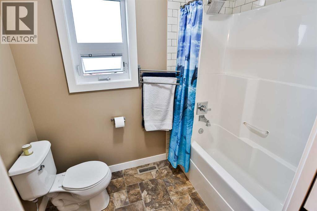 555 Devonia Road W Property Photo 27