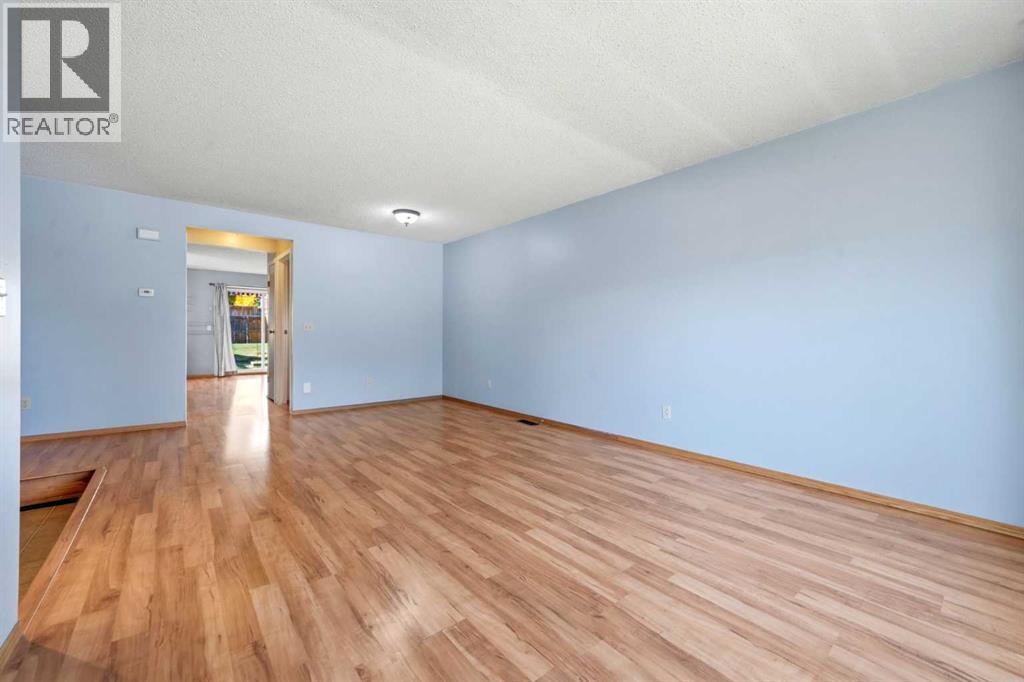 16279 5 Street Sw Property Photo 8