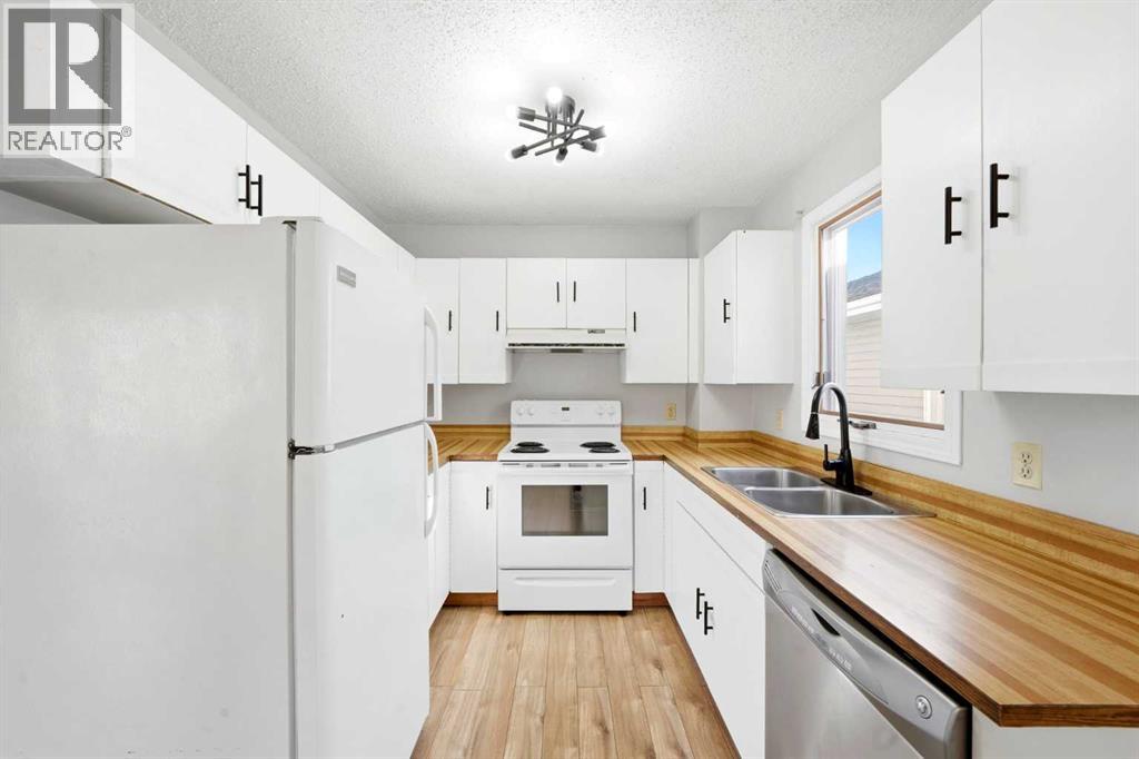 16279 5 Street Sw Property Photo 16
