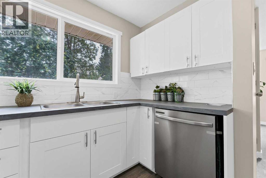 729 3 Street Nw Property Photo 14