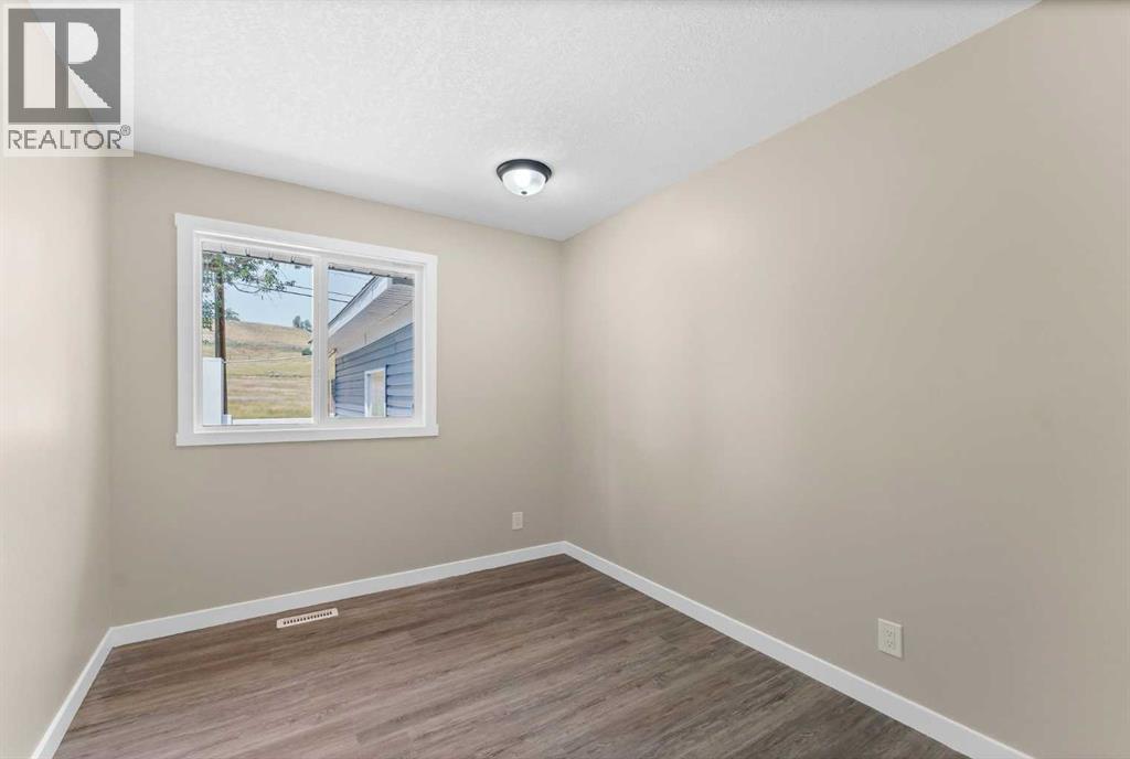 729 3 Street Nw Property Photo 19