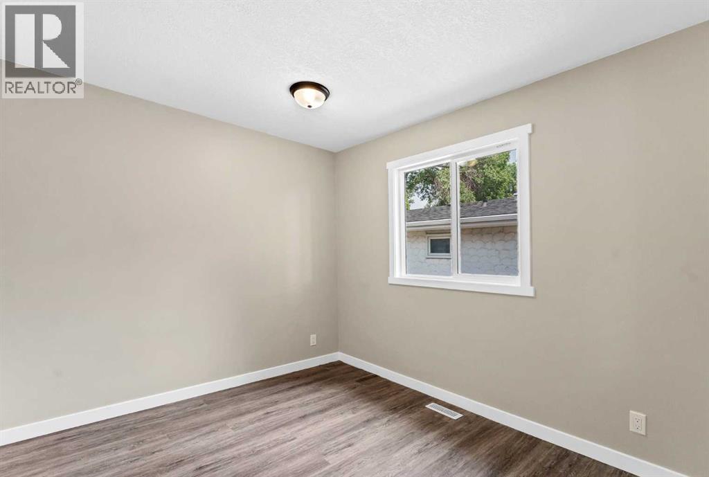 729 3 Street Nw Property Photo 21