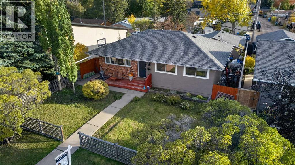 4539 26 Avenue Sw Property Photo 1