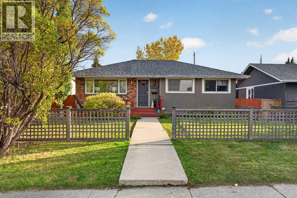4539 26 Avenue Sw Property Photo 2