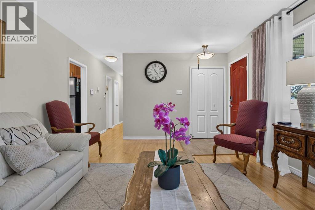 4539 26 Avenue Sw Property Photo 7