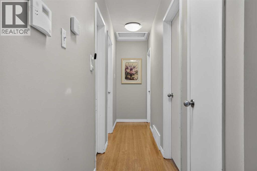4539 26 Avenue Sw Property Photo 12