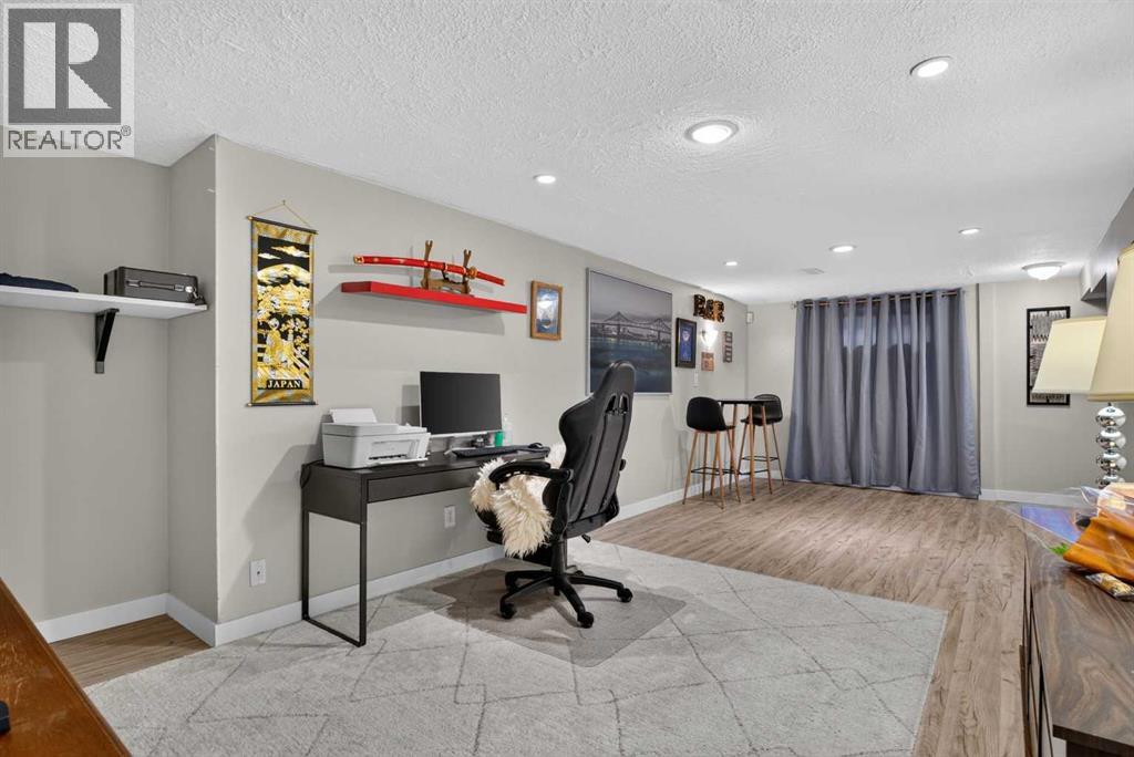 4539 26 Avenue Sw Property Photo 28
