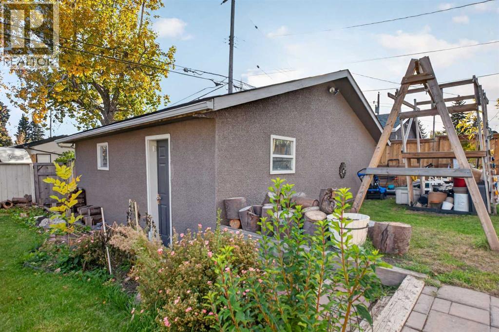 4539 26 Avenue Sw Property Photo 35