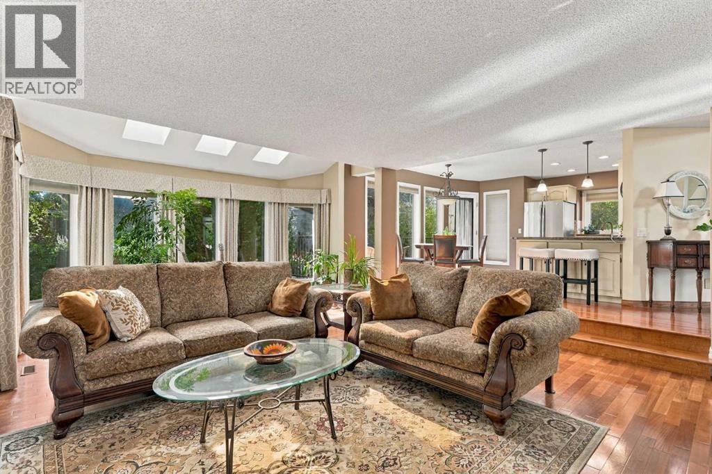 21 Mt Robson Close Se Property Photo 3