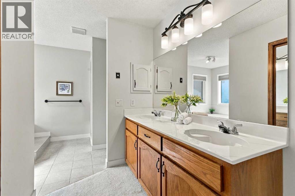 21 Mt Robson Close Se Property Photo 23