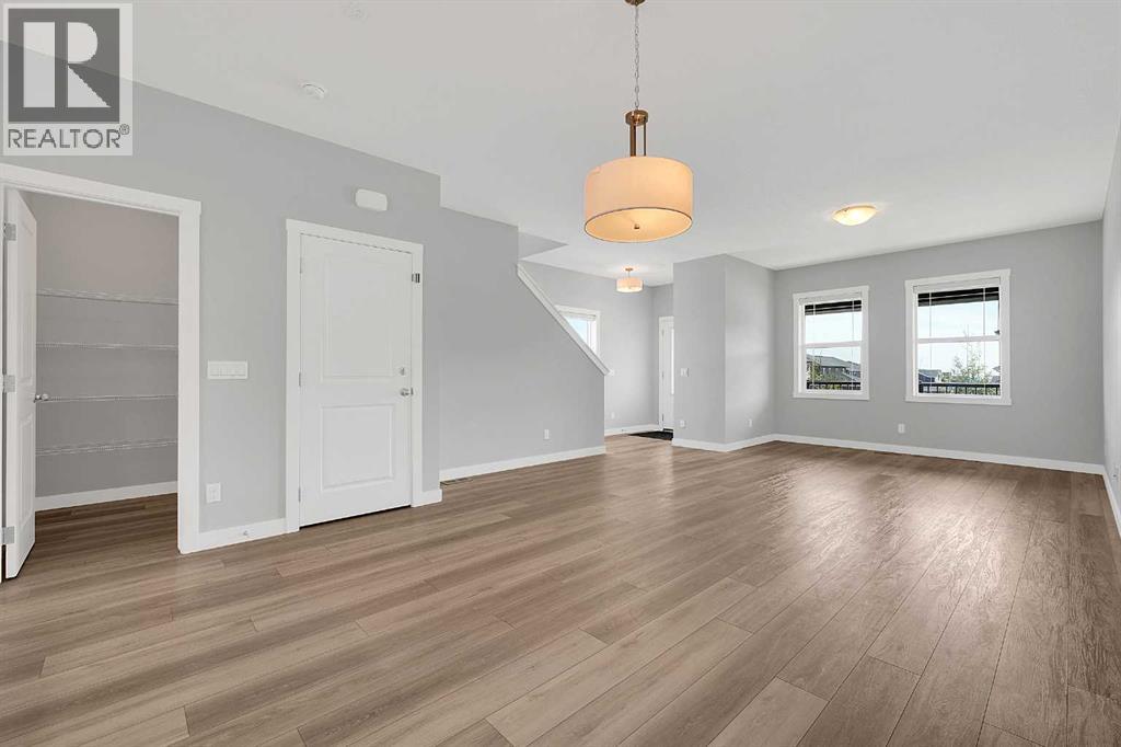 125 Edith Gate Nw Property Photo 3