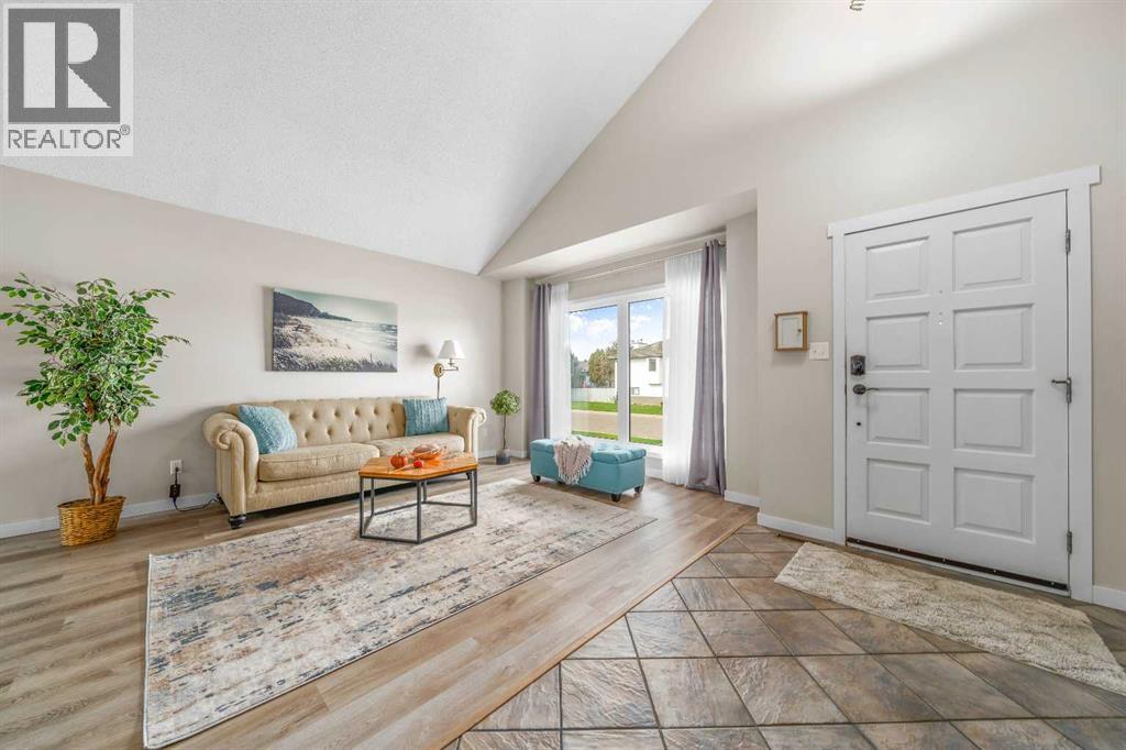 11 Taylor Crescent Se Property Photo 2