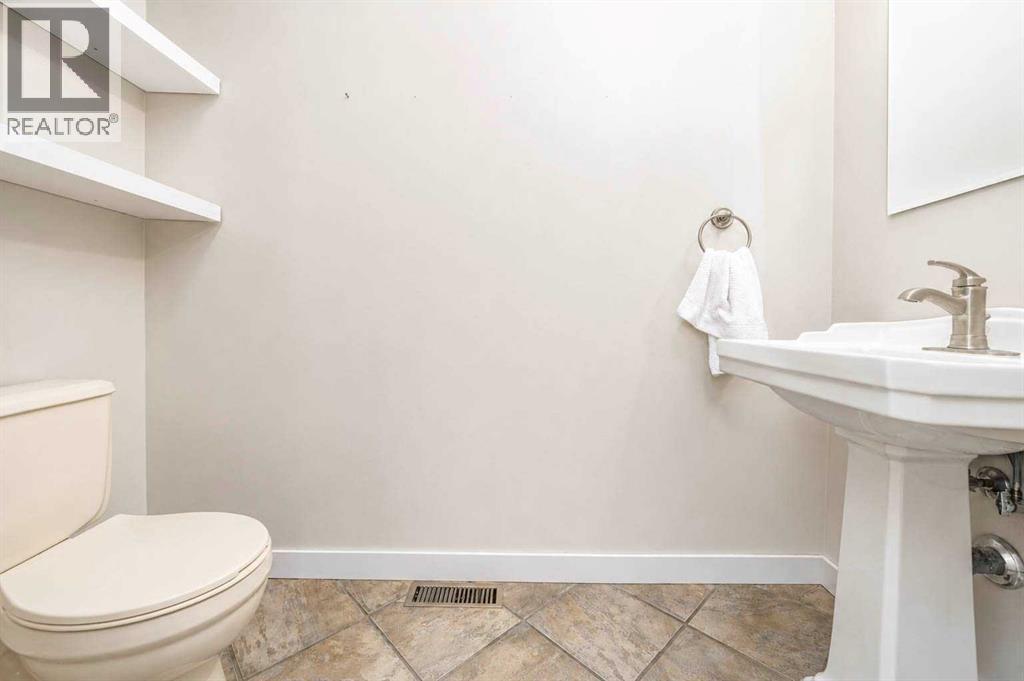 11 Taylor Crescent Se Property Photo 16