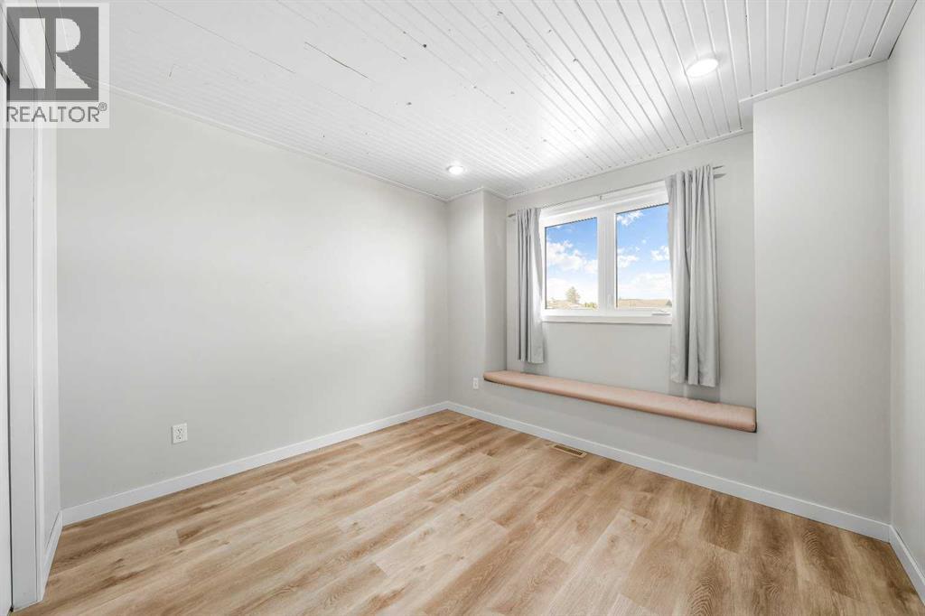 11 Taylor Crescent Se Property Photo 28