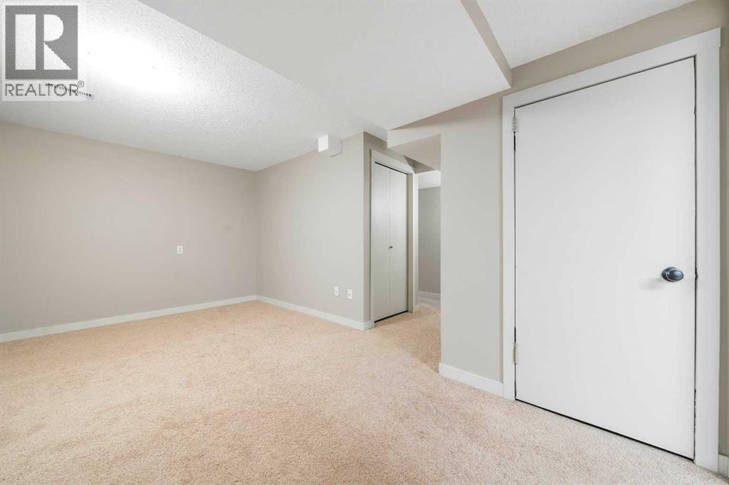 11 Taylor Crescent Se Property Photo 31