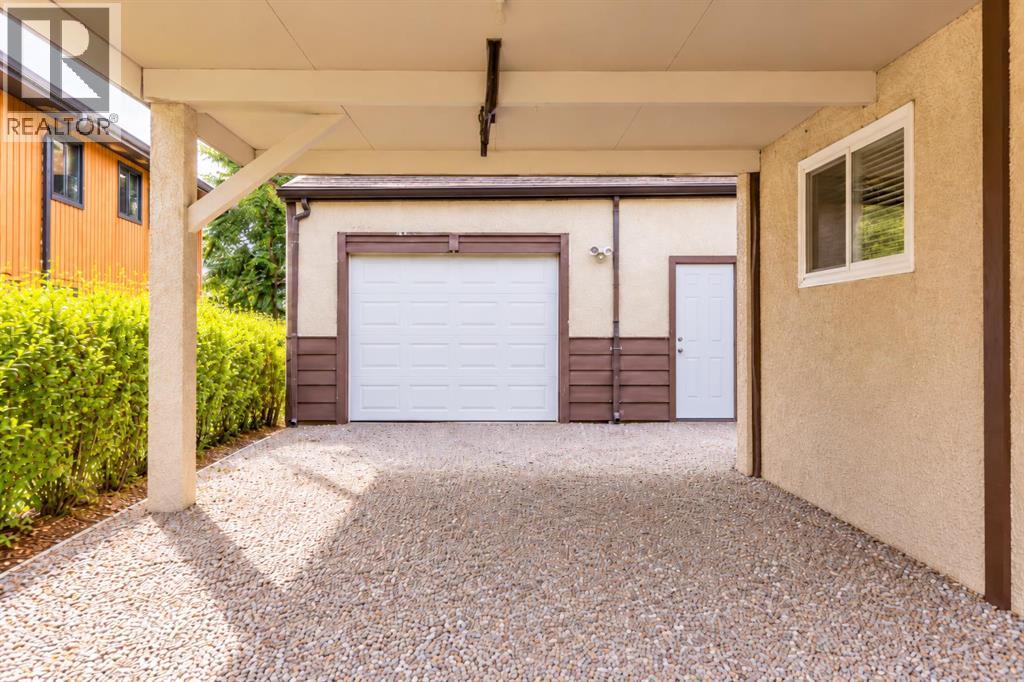 228 E 200 S Property Photo 2