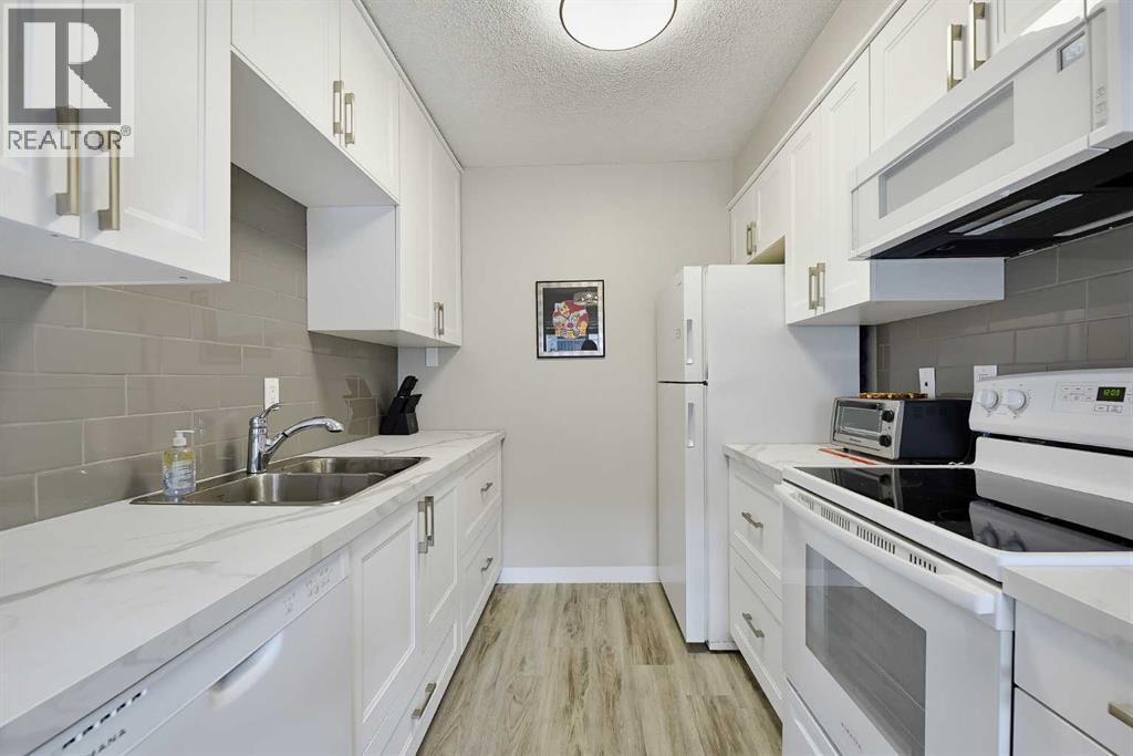 617 56 Avenue Southwest Property Photo 4