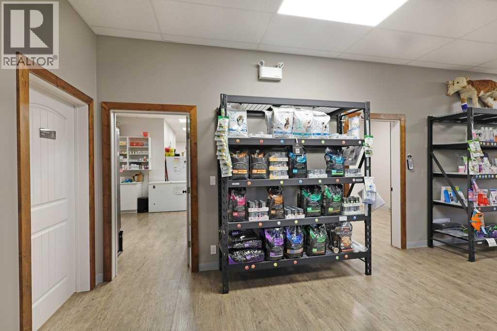 50 Upland Boulevard W Property Photo 20
