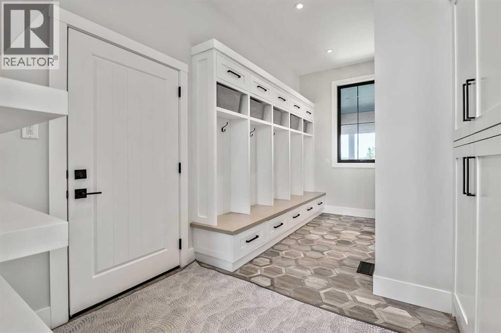 338233 Panima Close W Property Photo 29
