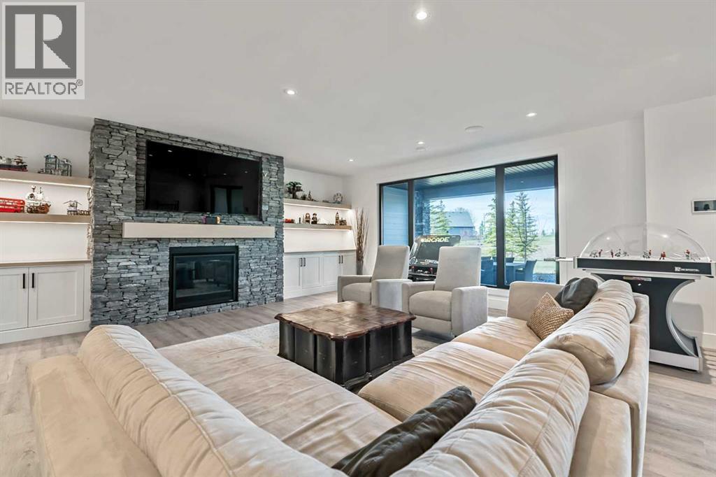 338233 Panima Close W Property Photo 42