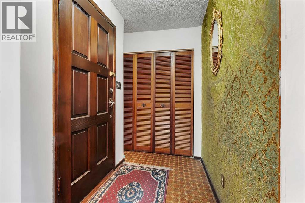 4407 Bowness Road Nw Property Photo 11