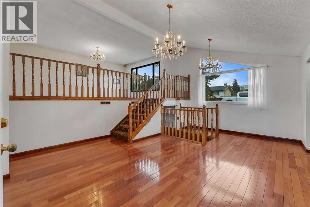 4407 Bowness Road Nw Property Photo 13