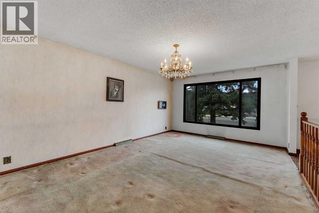 4407 Bowness Road Nw Property Photo 21