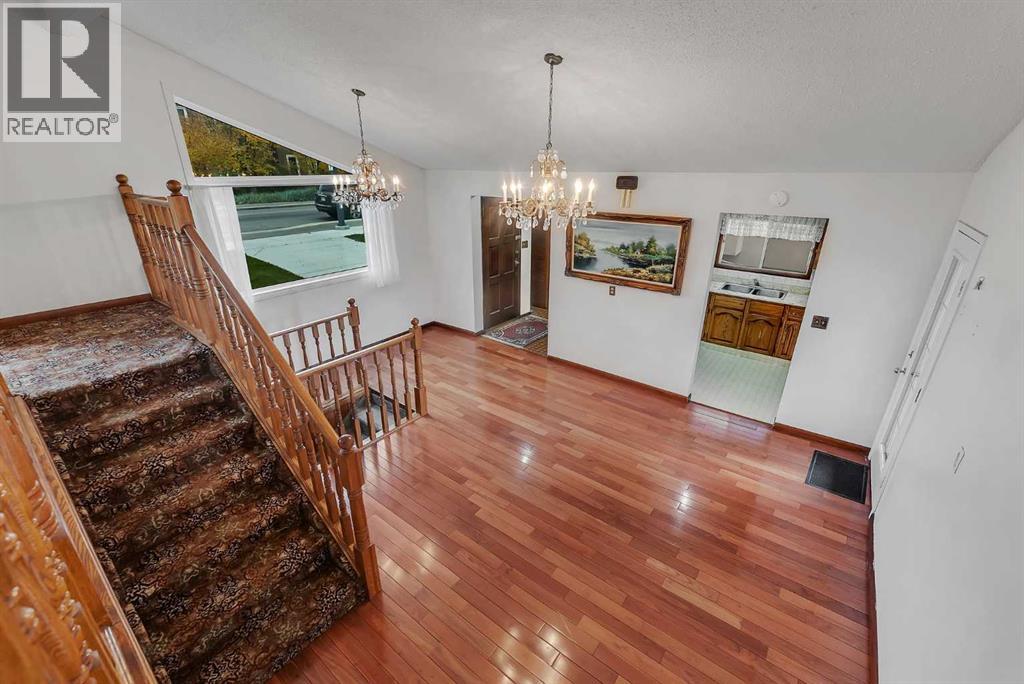 4407 Bowness Road Nw Property Photo 22