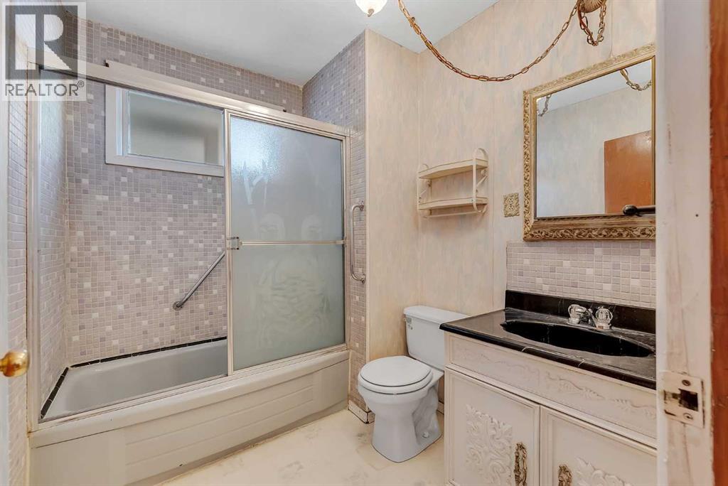 4407 Bowness Road Nw Property Photo 25