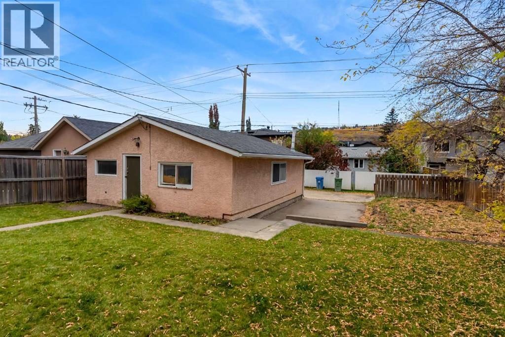 4407 Bowness Road Nw Property Photo 36