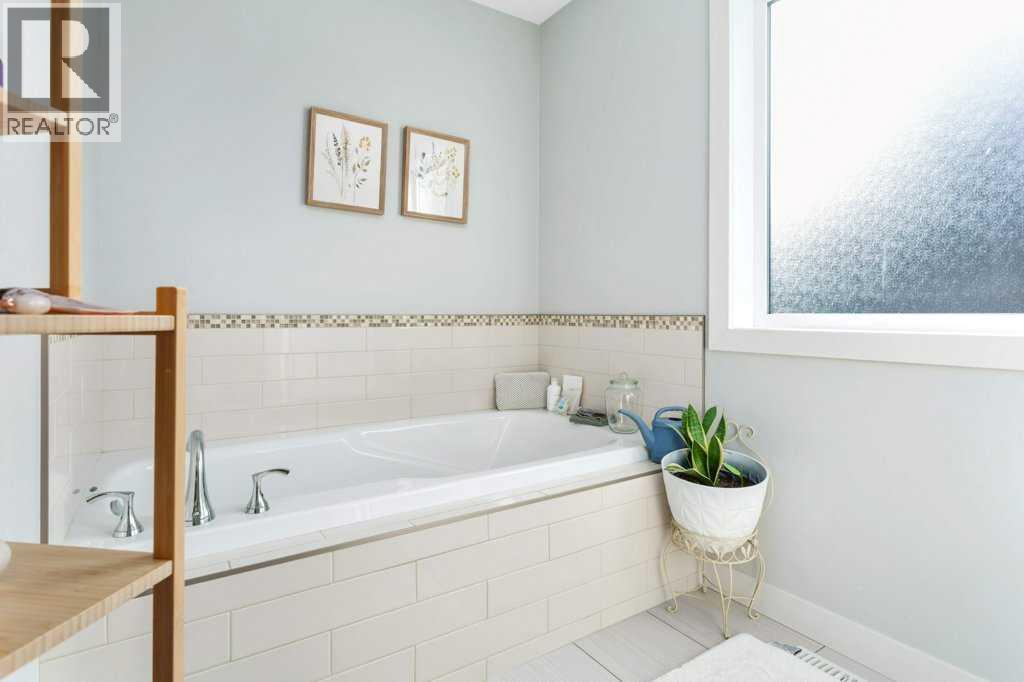 37 Coachill Street Property Photo 25