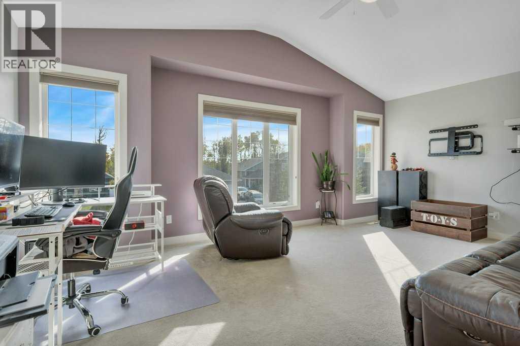37 Coachill Street Property Photo 27
